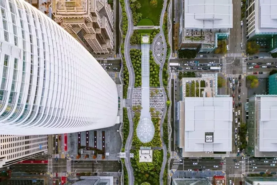 Una veduta aerea del Salesforce Park di 威尼斯人官网平台app.